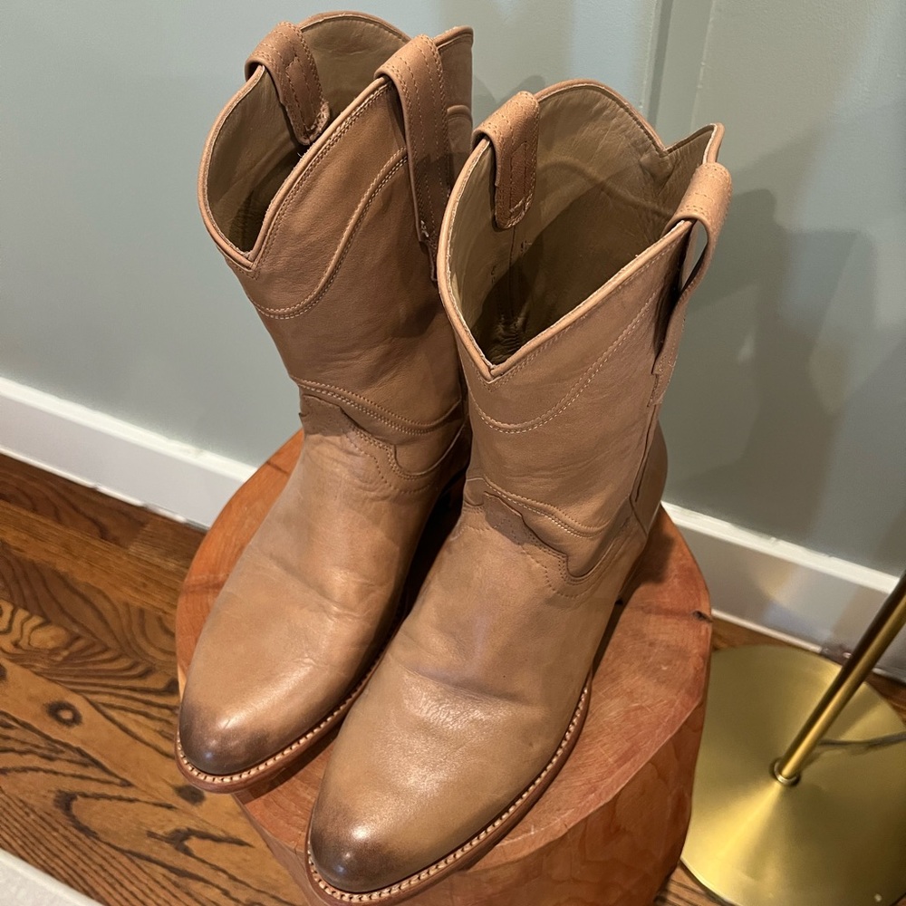 Tecovas The Earl Natural Calf Roper Boot / Desert Color / 9.5 / D
